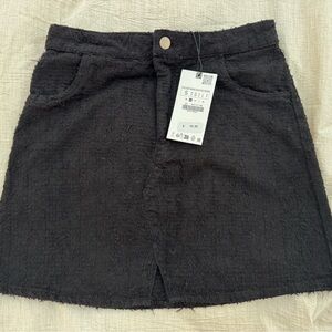 Brand new with tags Zara Black Textured Skirt